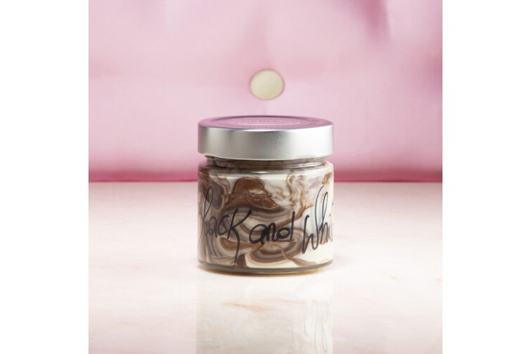 CREMA SPALMBILE BLACK AND WHITE