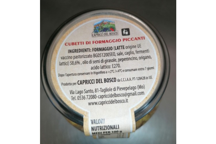 Cubetti di formaggio piccanti