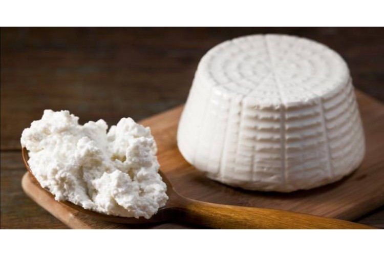 Ricotta di latte vaccino €.7,20/kg.